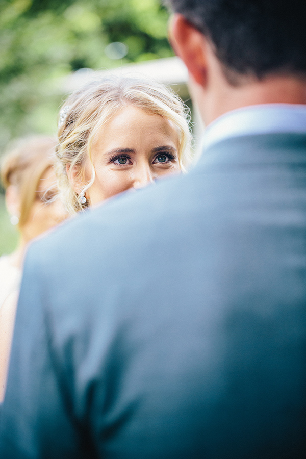 charming Australia wedding with gorgeous wedding party style, photo by Hannah Blackmore Photography | via junebugweddings.com charming Australia wedding with gorgeous wedding party style, photo by Hannah Blackmore Photography | via junebugweddings.com