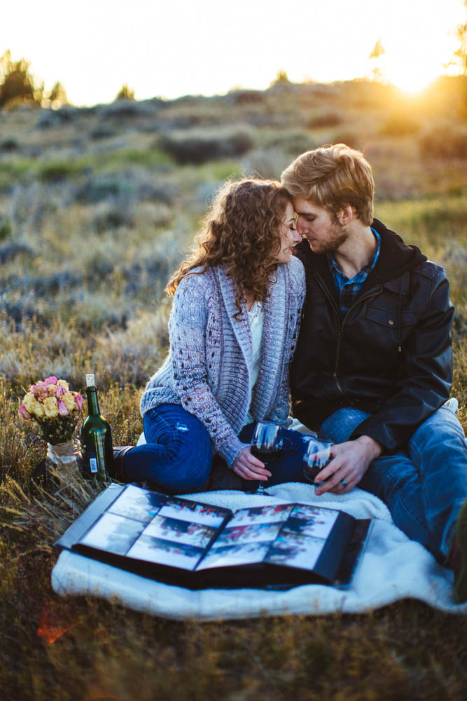 Sentimental-Anniversary-Session-in-Lava-Beds-National-Park-Chutikorn-Photography (16 of 27)