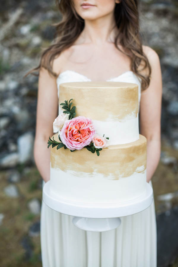 Romantic-Columbia-Gorge-Wedding-Inspiration-Angela-Shae (11 of 24)