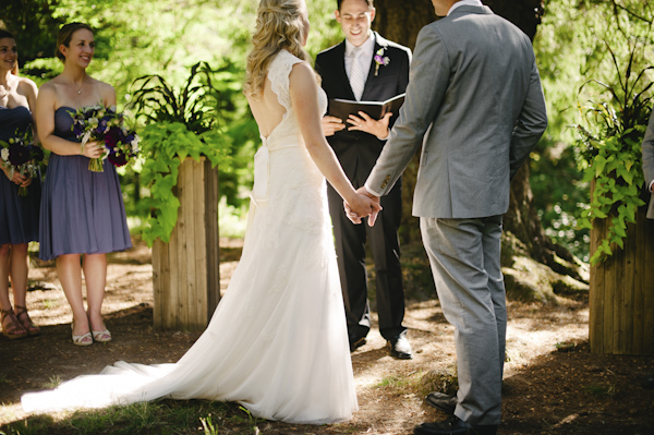 natural, outdoors wedding in Portland, Oregon at Hoyt Arboretum, wedding photo by Aaron Courter Photography | via junebugweddings.com natural, outdoors wedding in Portland, Oregon at Hoyt Arboretum, wedding photo by Aaron Courter Photography | via junebugweddings.com