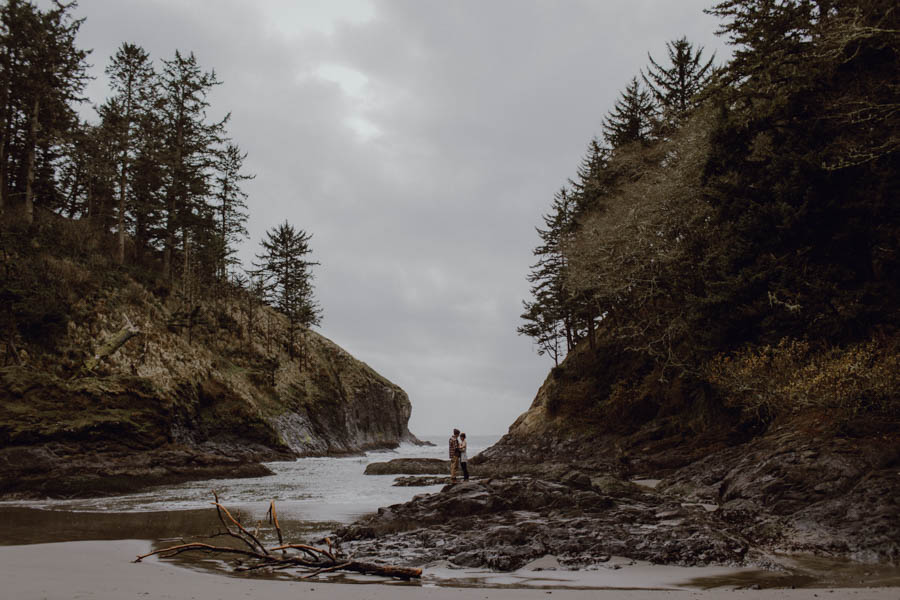 Dead-Mans-Cove-Engagement-Wanderlust-Catalina-Jean-Photography-15