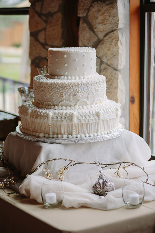 rustic wedding in Austin, Texas at the Memory Lane Event Center, photos by Caroline + Ben Photography | via junebugweddings.com rustic wedding in Austin, Texas at the Memory Lane Event Center, photos by Caroline + Ben Photography | via junebugweddings.com