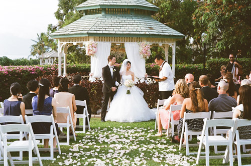 Pretty, classic, pink wedding in Maui from Sweet Pea Events with photos by Sarah & Rocky Photography | via junebugweddings.com Pretty, classic, pink wedding in Maui from Sweet Pea Events with photos by Sarah & Rocky Photography | via junebugweddings.com