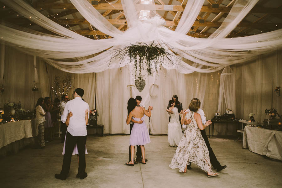 fairy-tale-cabin-wedding-in-northern-michigan-31