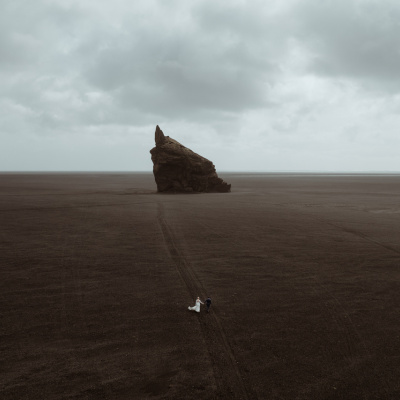 Image by Jane Iskra of ISKRA photography taken in South of Iceland