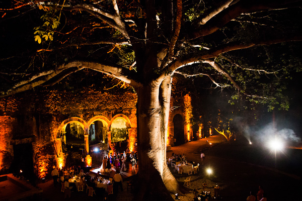 destination wedding at the Hacienda Uayamon in Campeche, Mexico, photo by Aaron Morris of Chrisman Studios | via junebugweddings.com destination wedding at the Hacienda Uayamon in Campeche, Mexico, photo by Aaron Morris of Chrisman Studios | via junebugweddings.com