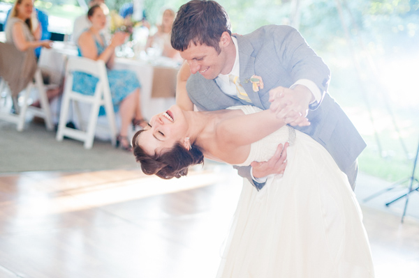 laid-back summer wedding with photos by Amanda Marie Studios | via junebugweddings.com laid-back summer wedding with photos by Amanda Marie Studios | via junebugweddings.com