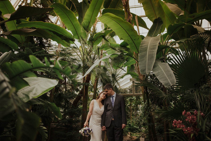 Romantic-Serbian-Wedding-Shoot-in-the-Botanical-Garden-11