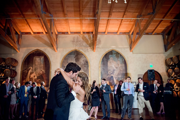 Vineyard wedding in Napa Valley of Sonoma, California with photos by Viera Photographics | via junebugweddings.com Vineyard wedding in Napa Valley of Sonoma, California with photos by Viera Photographics | via junebugweddings.com