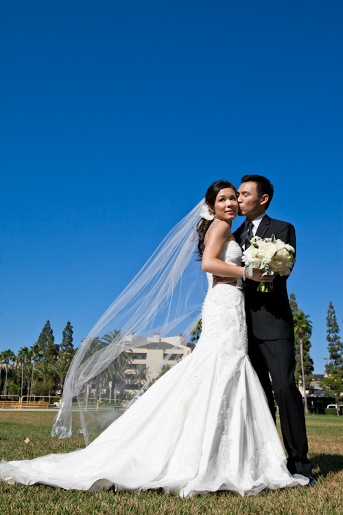 segerstrom center for the arts wedding photo by Jules Bianchi | junebugweddings.com segerstrom center for the arts wedding photo by Jules Bianchi | junebugweddings.com