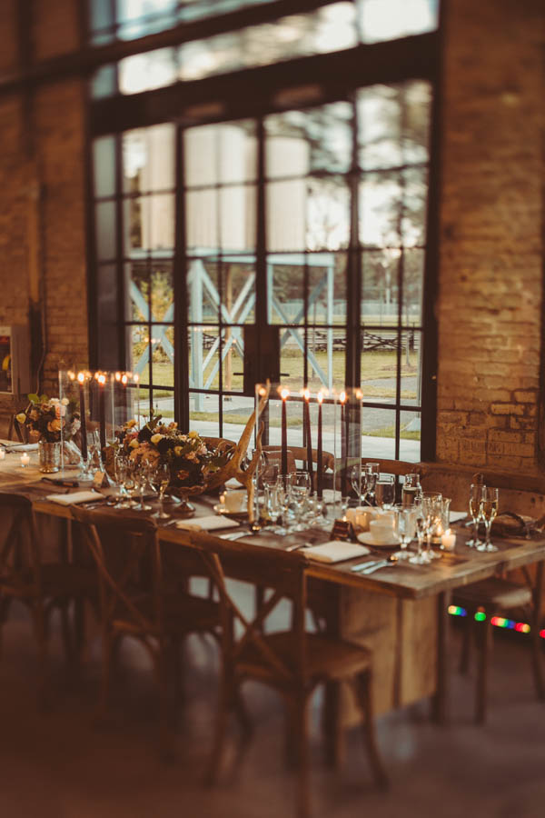 Modern-Classic-Ottawa-Wedding-Horticulture-Building-15