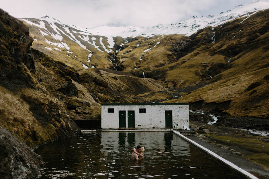 South-Coast-of-Iceland-Engagement-Photos-Levi-Tijerina-2