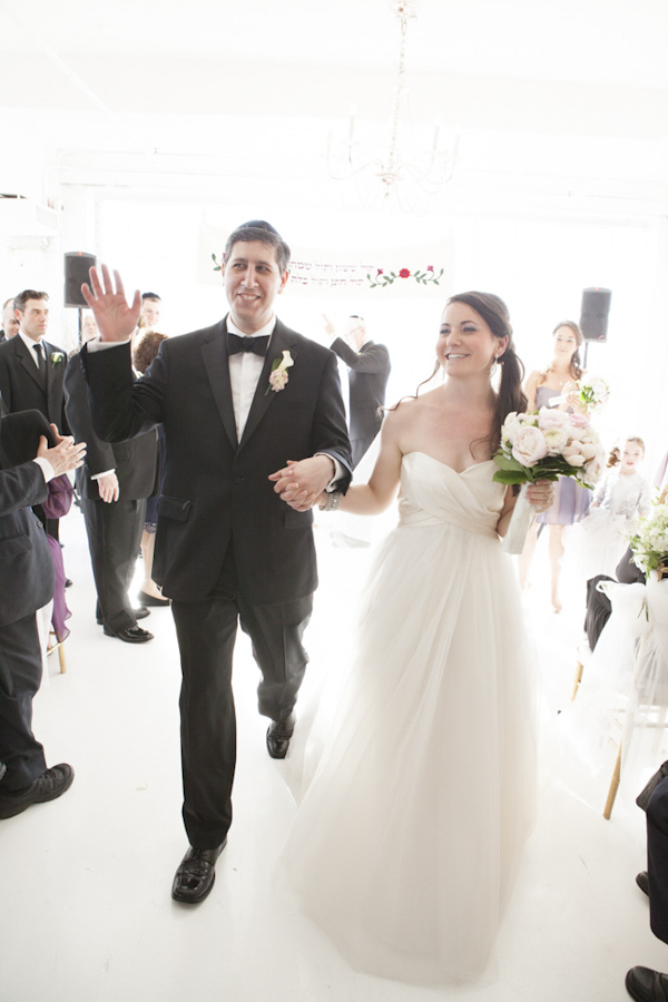 elegant wedding at Studio450 in New York, photo by Karen Hill Photography | via junebugweddings.com elegant wedding at Studio450 in New York, photo by Karen Hill Photography | via junebugweddings.com