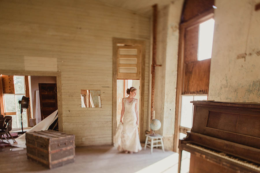 Shabby-Chic-Texas-Bridal-Session-Shaun-Menary-Photography-9