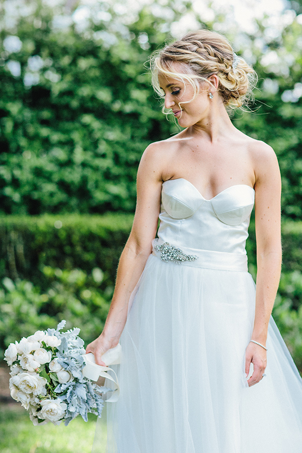 charming Australia wedding with gorgeous wedding party style, photo by Hannah Blackmore Photography | via junebugweddings.com charming Australia wedding with gorgeous wedding party style, photo by Hannah Blackmore Photography | via junebugweddings.com