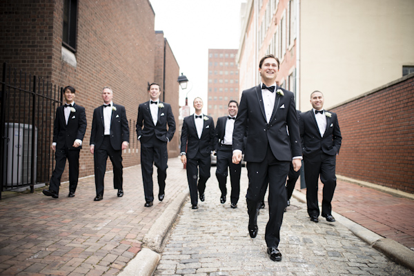 black, white, gold and silver New Year's Eve wedding, photos by Asya Photography | via junebugweddings.com black, white, gold and silver New Year's Eve wedding, photos by Asya Photography | via junebugweddings.com