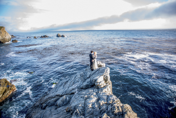 wedding at Private Estate in Big Sur, California, photos by Mott Visuals Wedding | via junebugweddings.com wedding at Private Estate in Big Sur, California, photos by Mott Visuals Wedding | via junebugweddings.com