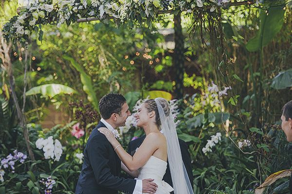 organic outdoor summer wedding at Holly Farm - photo by Lisa Lefringhouse Photography | via junebugweddings.com organic outdoor summer wedding at Holly Farm - photo by Lisa Lefringhouse Photography | via junebugweddings.com