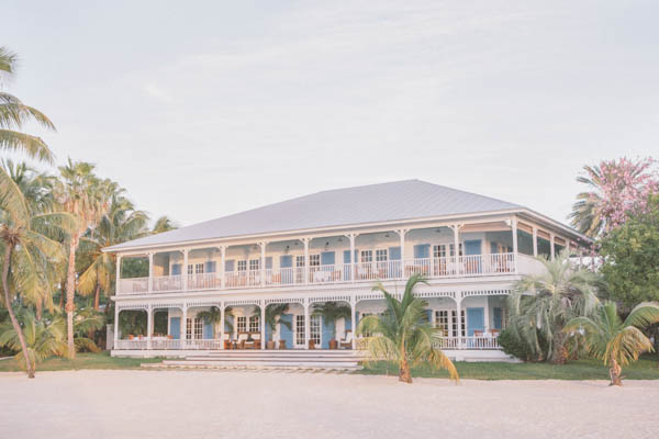 intimate beach wedding venue in Islamorada, FL, photo by Chris Glenn | via junebugweddings.com intimate beach wedding venue in Islamorada, FL, photo by Chris Glenn | via junebugweddings.com