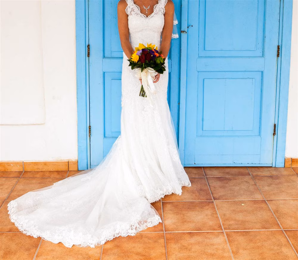 Glamorous-Destination-Wedding-at-Olympic-Lagoon-Resort (6 of 20)