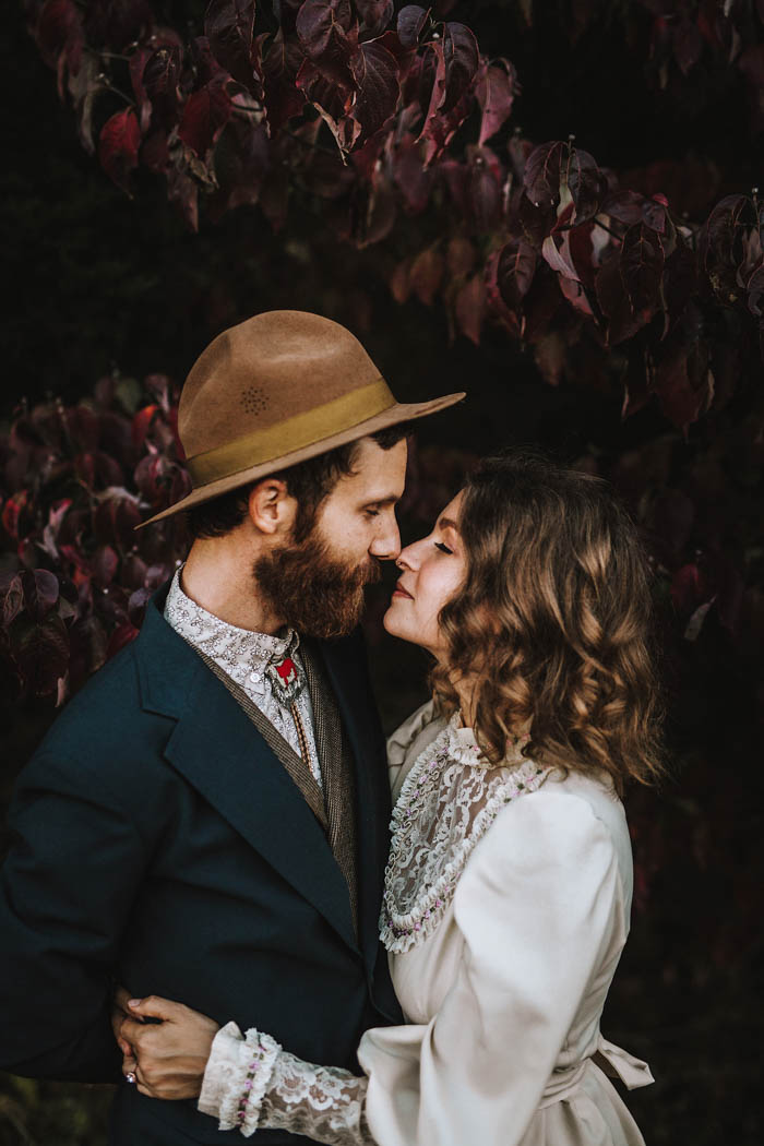 this-70s-wedding-inspiration-truly-looks-like-it-came-from-another-era-brandi-potter-22