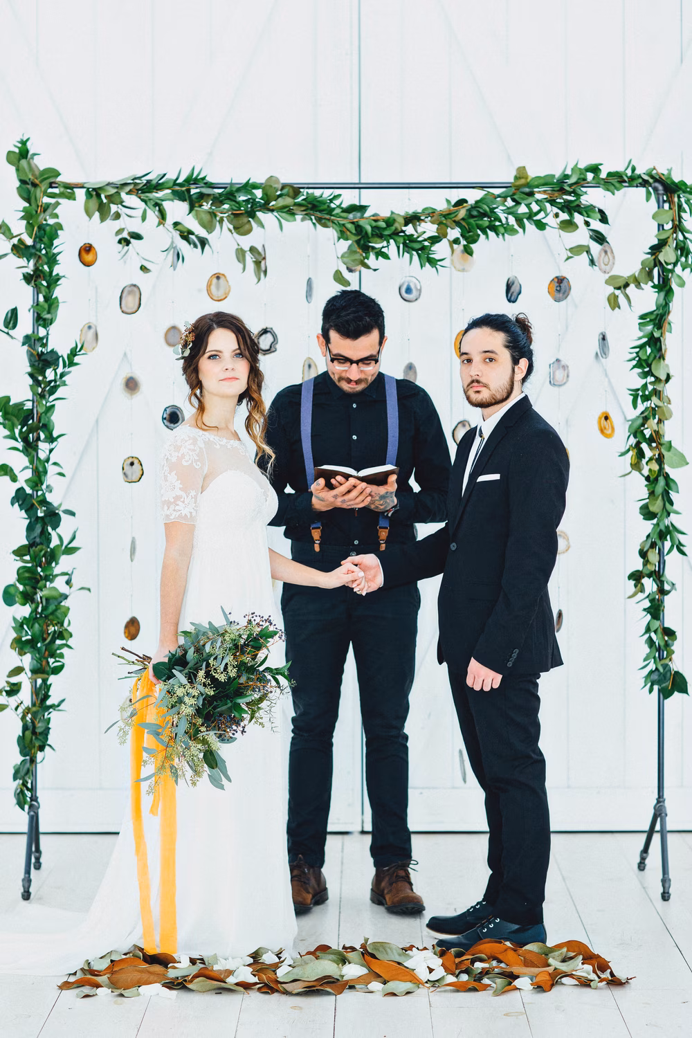 Agate-Slice-Ceremony-Backdrop-White-Sparrow-Blooming-House-Creative-10