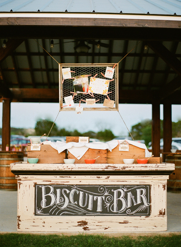 cheerful Texas wedding by Lavender Joy Weddings with photos by Taylor Lord Photography | via junebugweddings.com cheerful Texas wedding by Lavender Joy Weddings with photos by Taylor Lord Photography | via junebugweddings.com
