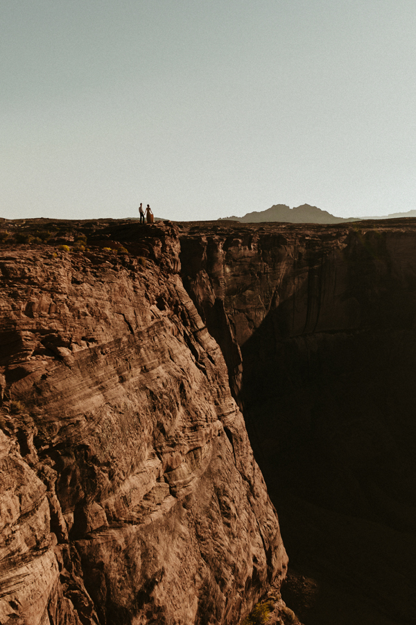 impossibly-adorable-antelope-canyon-and-horseshoe-bend-engagement-session-21