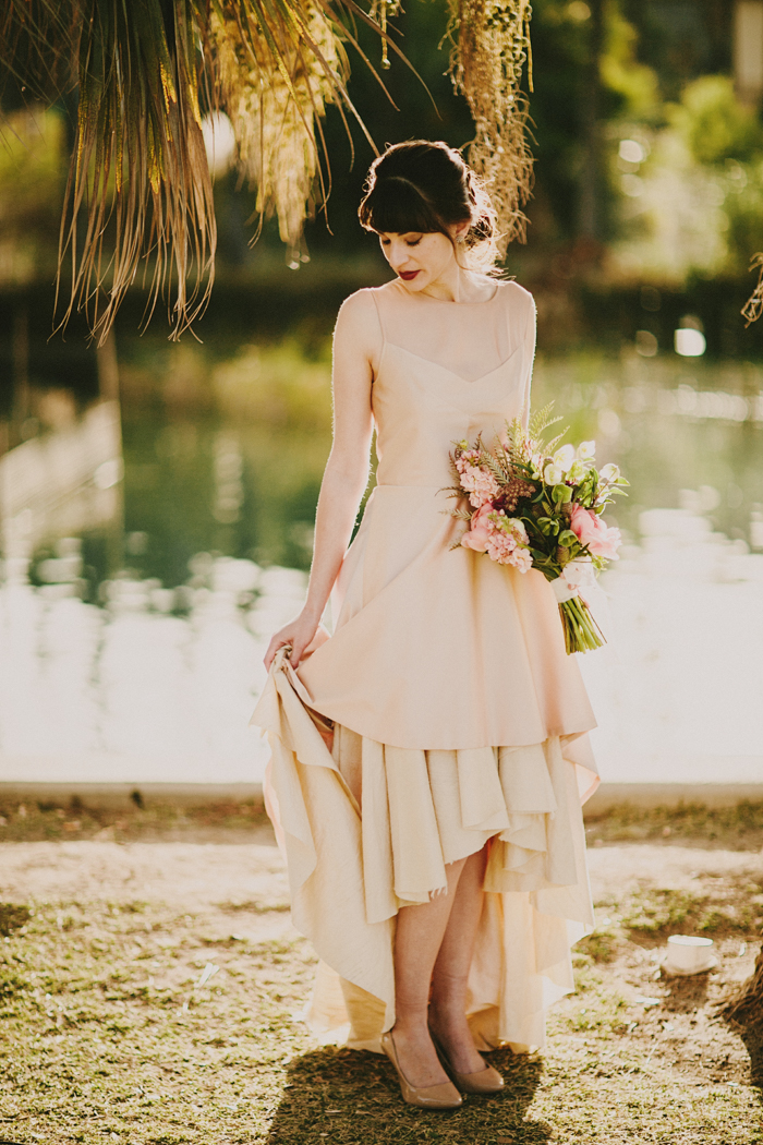 creative-blush-wedding-inspiration-at-echo-park-lake-5