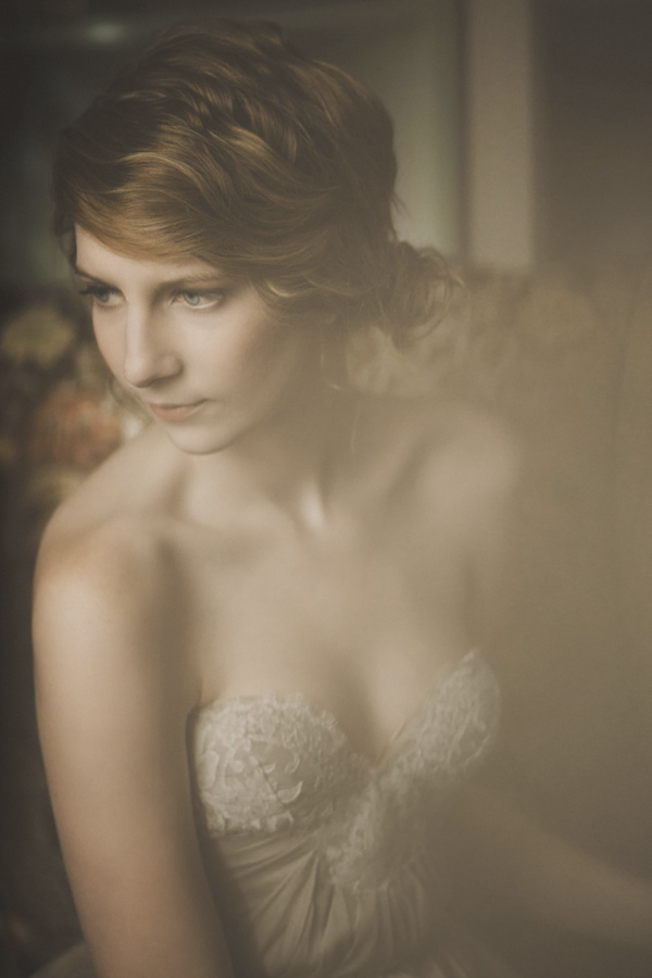 wedding portrait of bride by Lindsey Baker of The Life You Love Photography | via junebugweddings.com wedding portrait of bride by Lindsey Baker of The Life You Love Photography | via junebugweddings.com