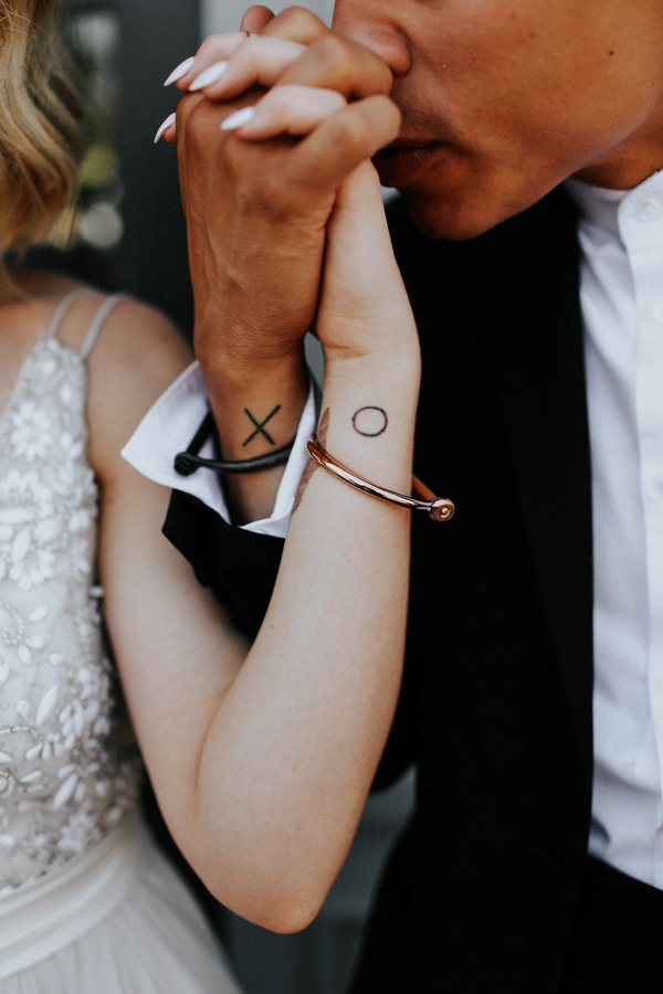 fashion-forward-scottsdale-wedding-in-black-grey-and-rose-gold-33