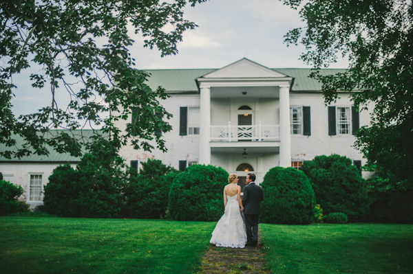 West Virginia countryside estate with photos by The Oberports | via junebugweddings.com West Virginia countryside estate with photos by The Oberports | via junebugweddings.com