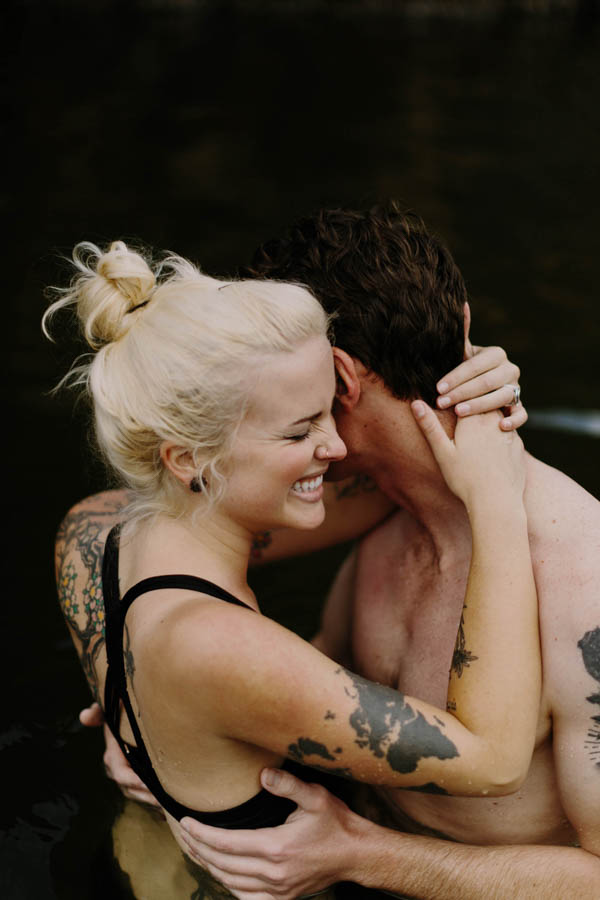 South-Coast-of-Iceland-Engagement-Photos-Levi-Tijerina-5