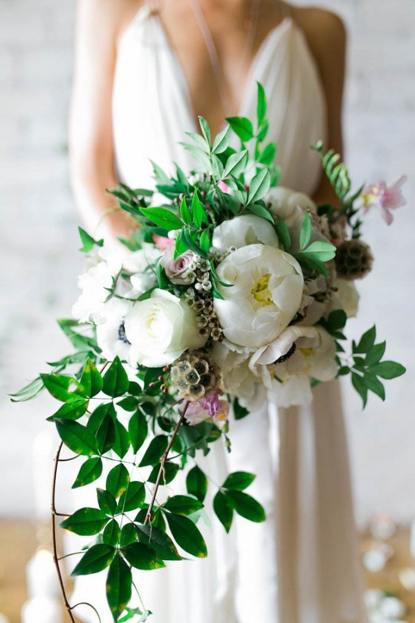 goddess-inspired-bridal-shoot-in-cleo-and-clementine-ashley-rae-photography-34-600x9001-600x900