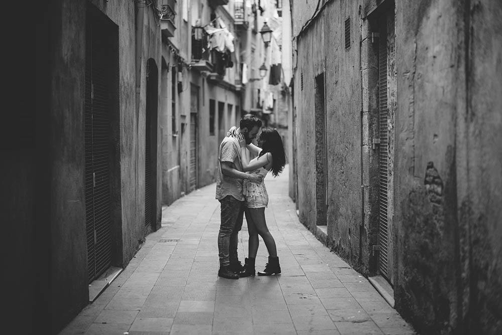 Edgy-Spanish-Engagement-Shoot-in-Barcelona-Dallas-Kolotylo-Photography (2 of 27)