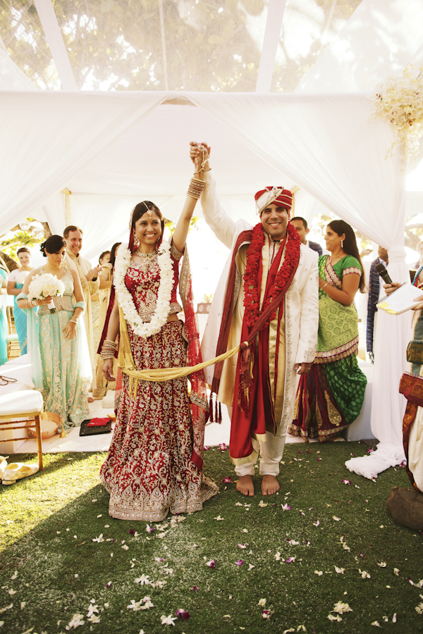 indian american wedding in Hawaii, photos by Anna Kim Photography | via junebugweddings.com indian american wedding in Hawaii, photos by Anna Kim Photography | via junebugweddings.com