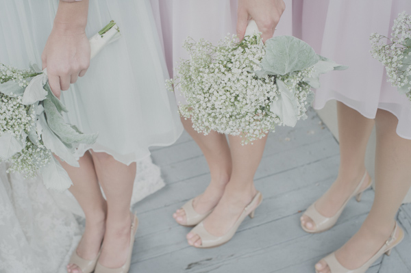 baby's breath bouquets, photo by Still55 Photography | via junebugweddings.com baby's breath bouquets, photo by Still55 Photography | via junebugweddings.com
