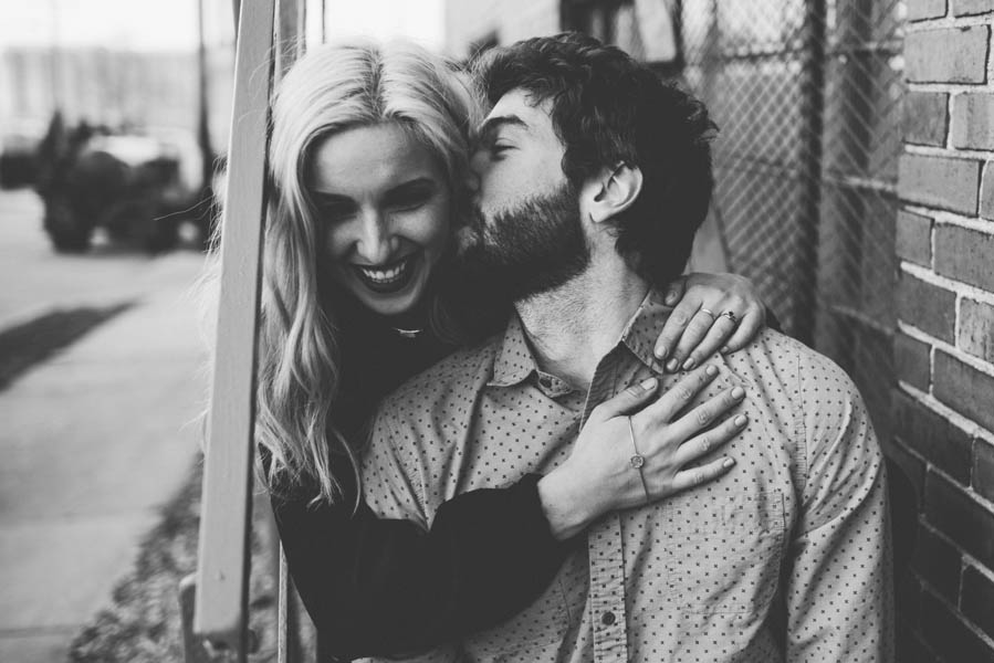 just-try-not-to-smile-at-this-adorable-milwaukee-engagement-18