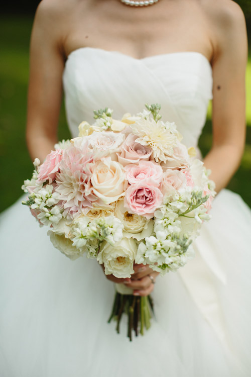 Pretty, classic, pink wedding in Maui from Sweet Pea Events with photos by Sarah & Rocky Photography | via junebugweddings.com Pretty, classic, pink wedding in Maui from Sweet Pea Events with photos by Sarah & Rocky Photography | via junebugweddings.com