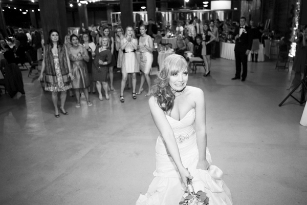 peach, coral, grey wedding at Swiftwater Cellars, photo by La Vie Photography | via junebugweddings.com peach, coral, grey wedding at Swiftwater Cellars, photo by La Vie Photography | via junebugweddings.com