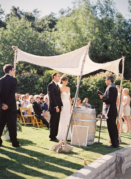 rustic yellow and champagne vineyard wedding in Santa Ynez, CA - photos by Michelle Warren Photography| jvia unebugweddings.com rustic yellow and champagne vineyard wedding in Santa Ynez, CA - photos by Michelle Warren Photography| jvia unebugweddings.com