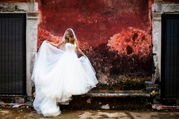 destination wedding at the Hacienda Uayamon in Campeche, Mexico, photo by Aaron Morris of Chrisman Studios | via junebugweddings.com destination wedding at the Hacienda Uayamon in Campeche, Mexico, photo by Aaron Morris of Chrisman Studios | via junebugweddings.com