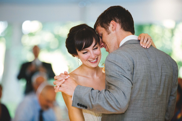 laid-back summer wedding with photos by Amanda Marie Studios | via junebugweddings.com laid-back summer wedding with photos by Amanda Marie Studios | via junebugweddings.com
