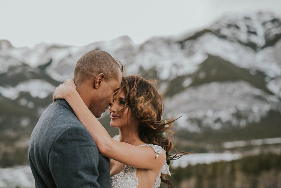 Winter-Mountain-Elopement-Banff-National-Park-4
