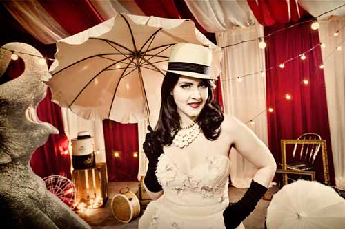 vintage circus wedding inspiration from Get Hitched Give Hope - photos by Laurel McConnell via junebugweddings.com vintage circus wedding inspiration from Get Hitched Give Hope - photos by Laurel McConnell via junebugweddings.com
