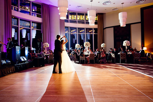 chic and stylish Chicago wedding at The Trump Hotel & Tower, photos by Olivia Leigh Photographie | via junebugweddings.com chic and stylish Chicago wedding at The Trump Hotel & Tower, photos by Olivia Leigh Photographie | via junebugweddings.com