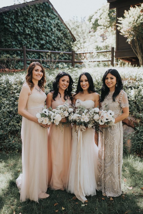 44-guests-celebrated-in-an-organic-candlelit-wedding-at-lauberge-de-sedona-11-600x899