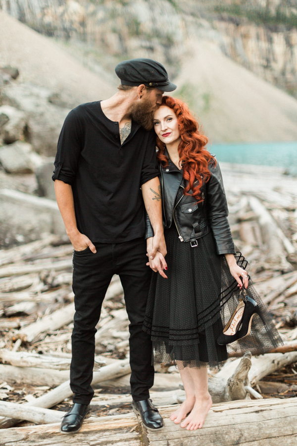 this-couples-edgy-glam-style-gave-the-beauty-at-moraine-lake-a-run-for-its-money-24