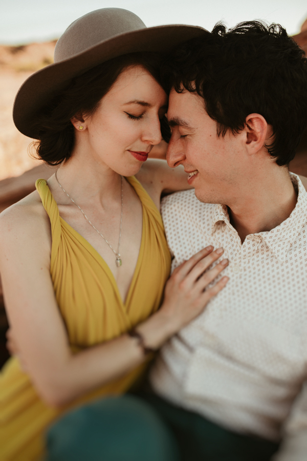 impossibly-adorable-antelope-canyon-and-horseshoe-bend-engagement-session-22