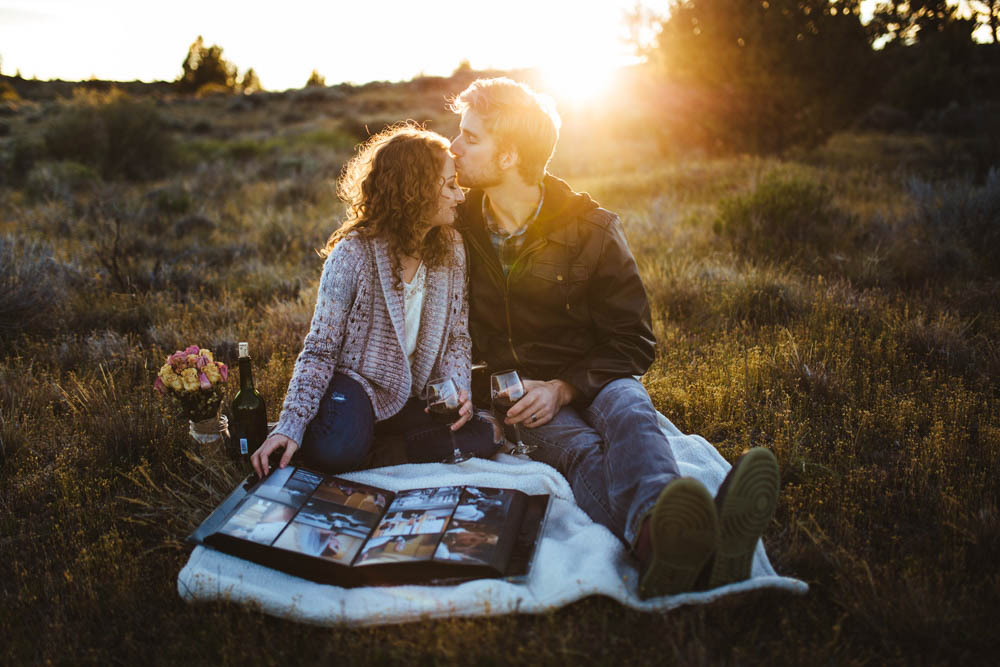 Sentimental-Anniversary-Session-in-Lava-Beds-National-Park-Chutikorn-Photography (15 of 27)